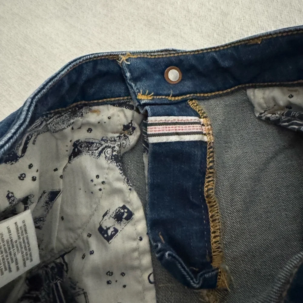 PILCRO ANTHRO Mid-Rise Slim Cutoff Jean Shorts. Size 28 - Picture 8 of 8